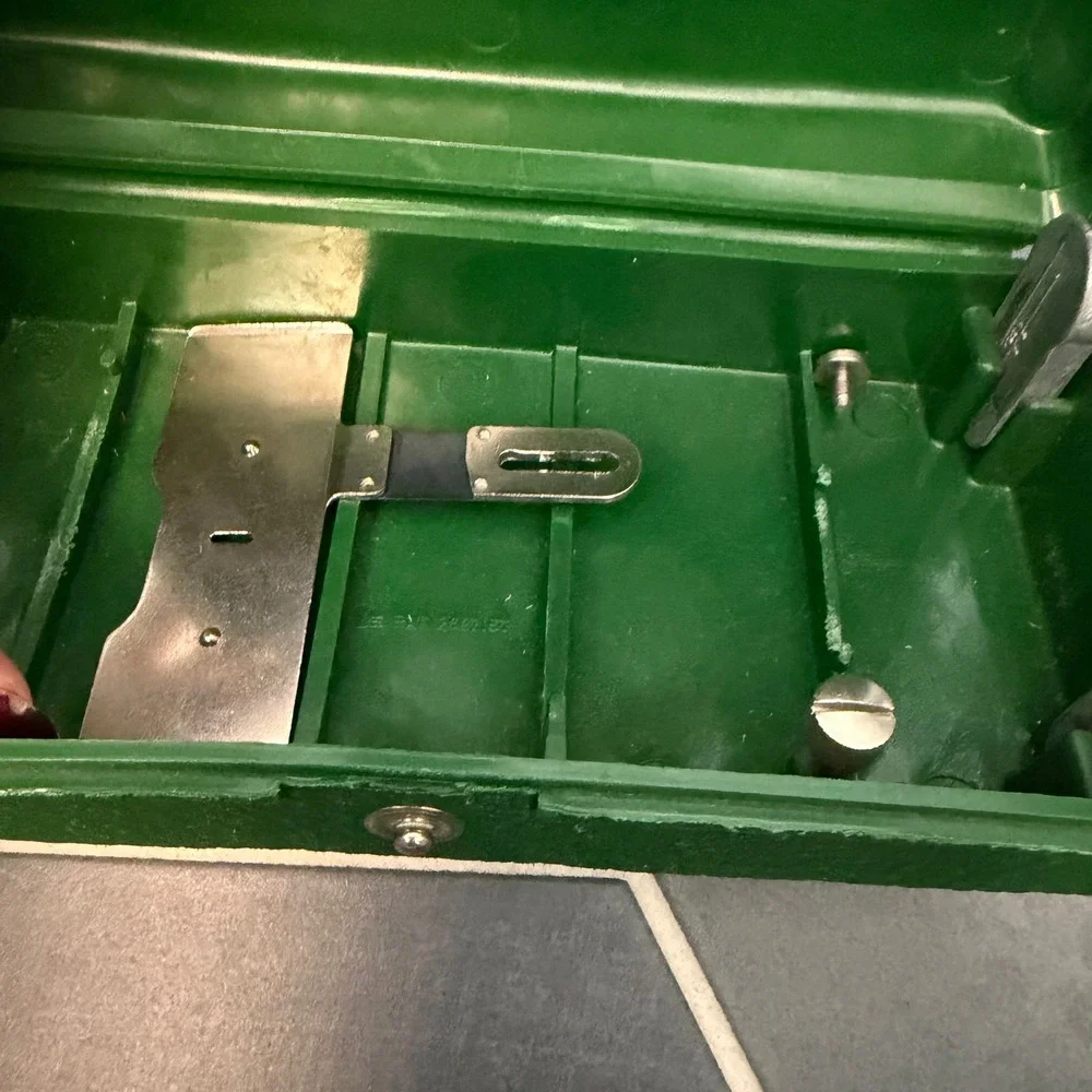 Singer Green Vintage Buttonholer Sewing‎ Machine Accessories Storage Box